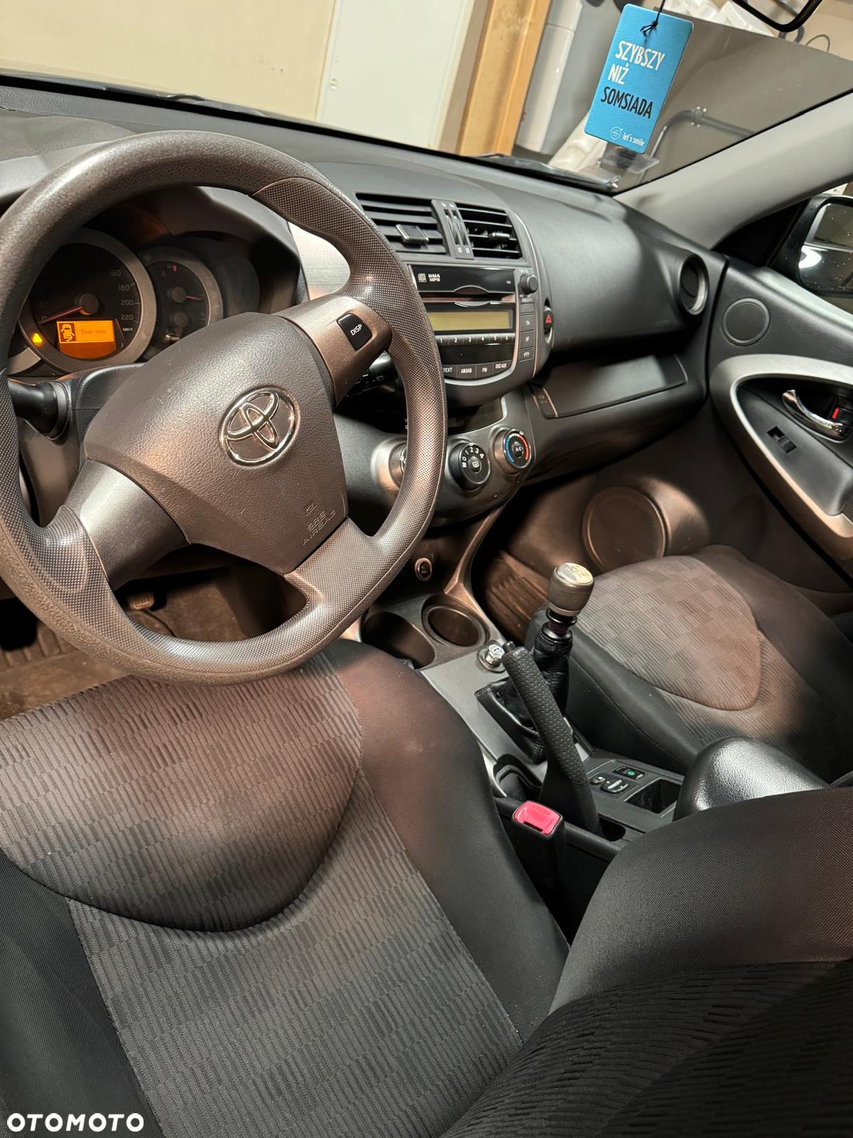 Toyota RAV4 2.0 VVT-i 2010 - 8