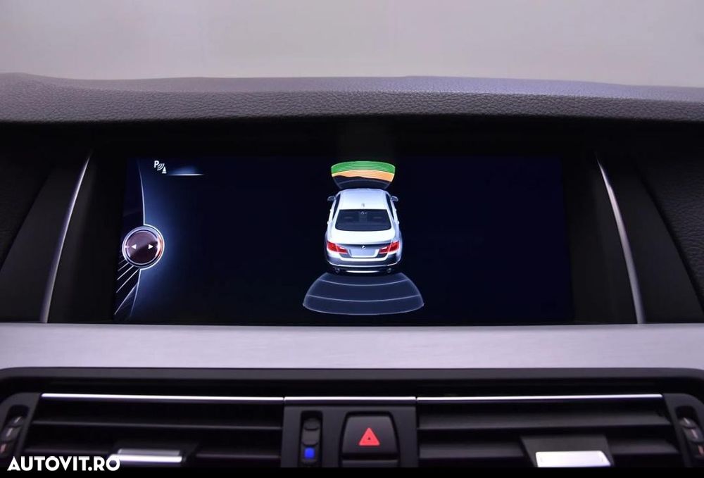 BMW Seria 5 530d xDrive AT - 17