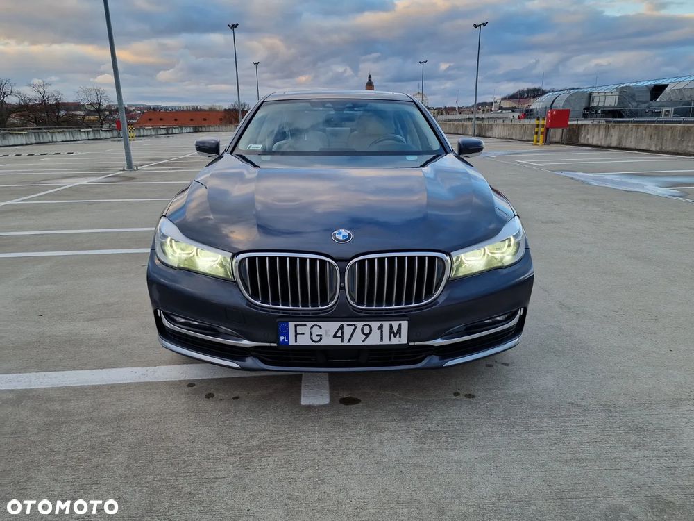 BMW Seria 7 740Le iPerformance - 3
