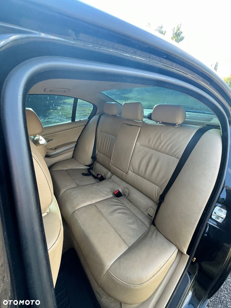 BMW Seria 3 318i - 14