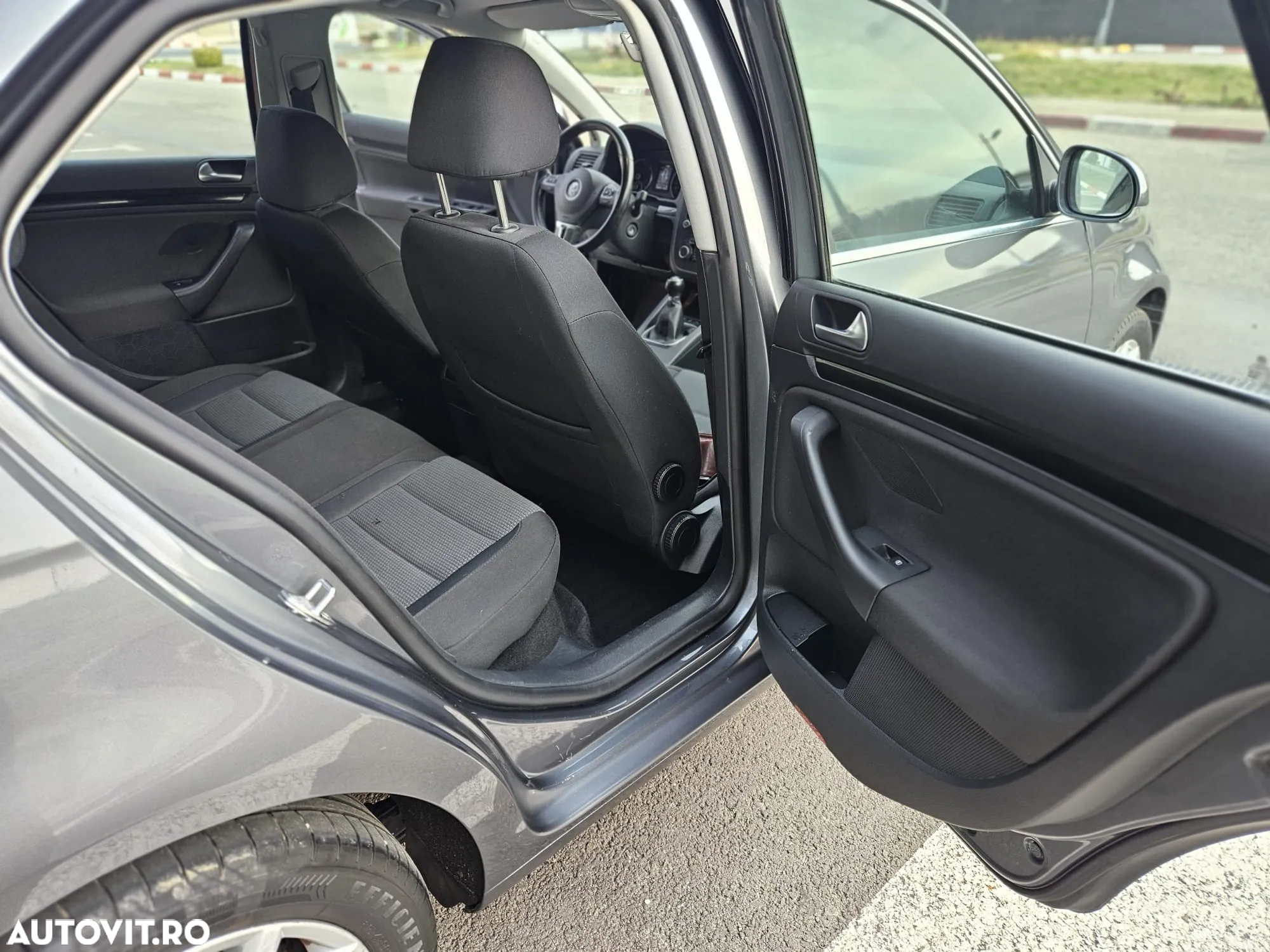 Volkswagen Jetta 1.6 TDI Blue Motion Technology Comfortline - 15