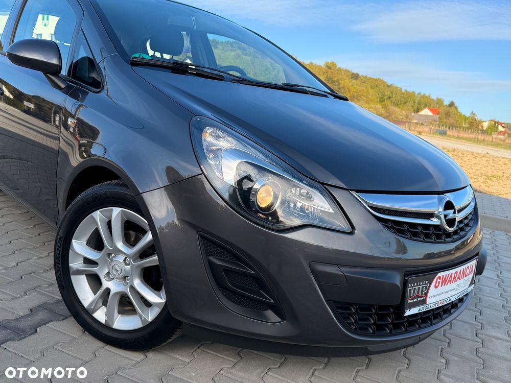 Opel Corsa 1.4 16V Cosmo - 12