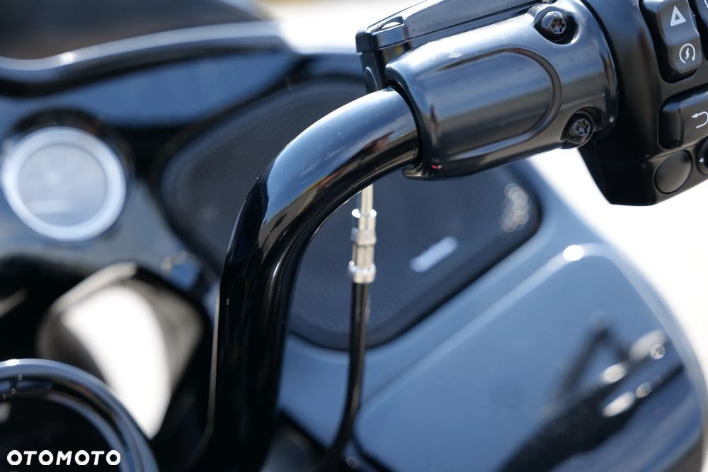 Harley-Davidson Touring Road Glide - 18