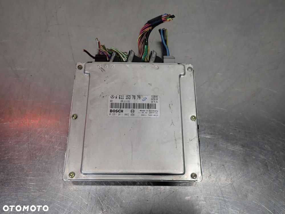 KOMPUTER SILNIKA MERCEDES - BENZ W203   A6111537879 0281011002 - 2