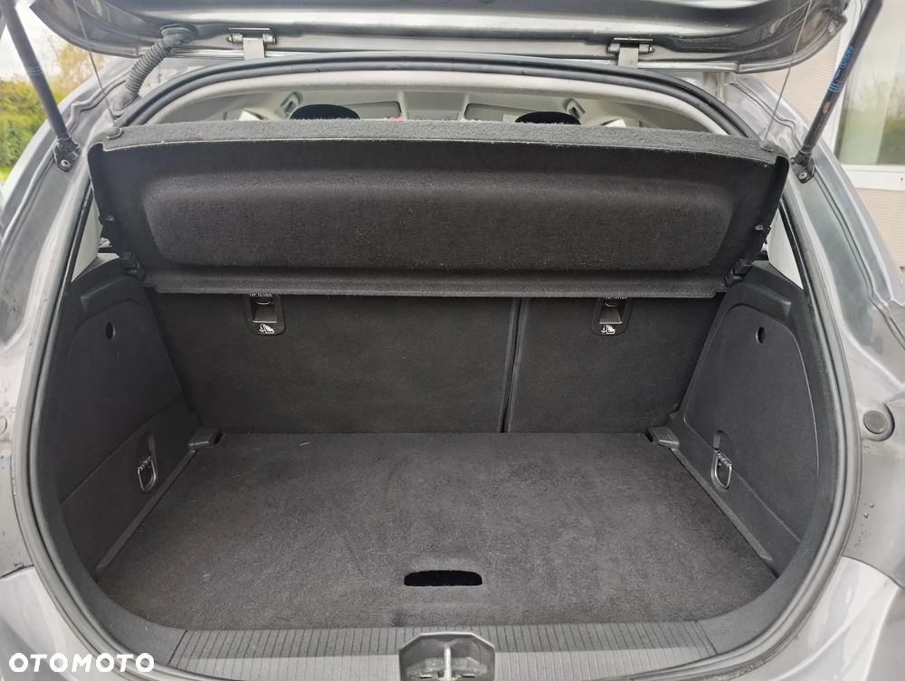 Opel Corsa 1.2 16V Essentia - 17