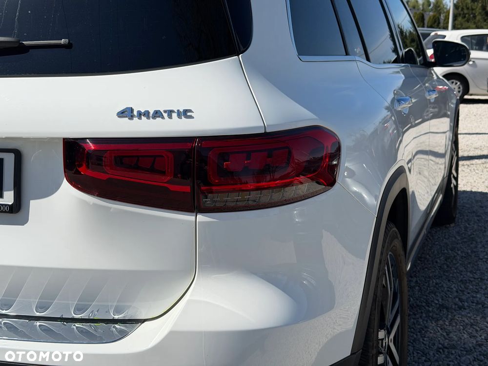 Mercedes-Benz GLB 250 4-Matic 8G-DCT - 17