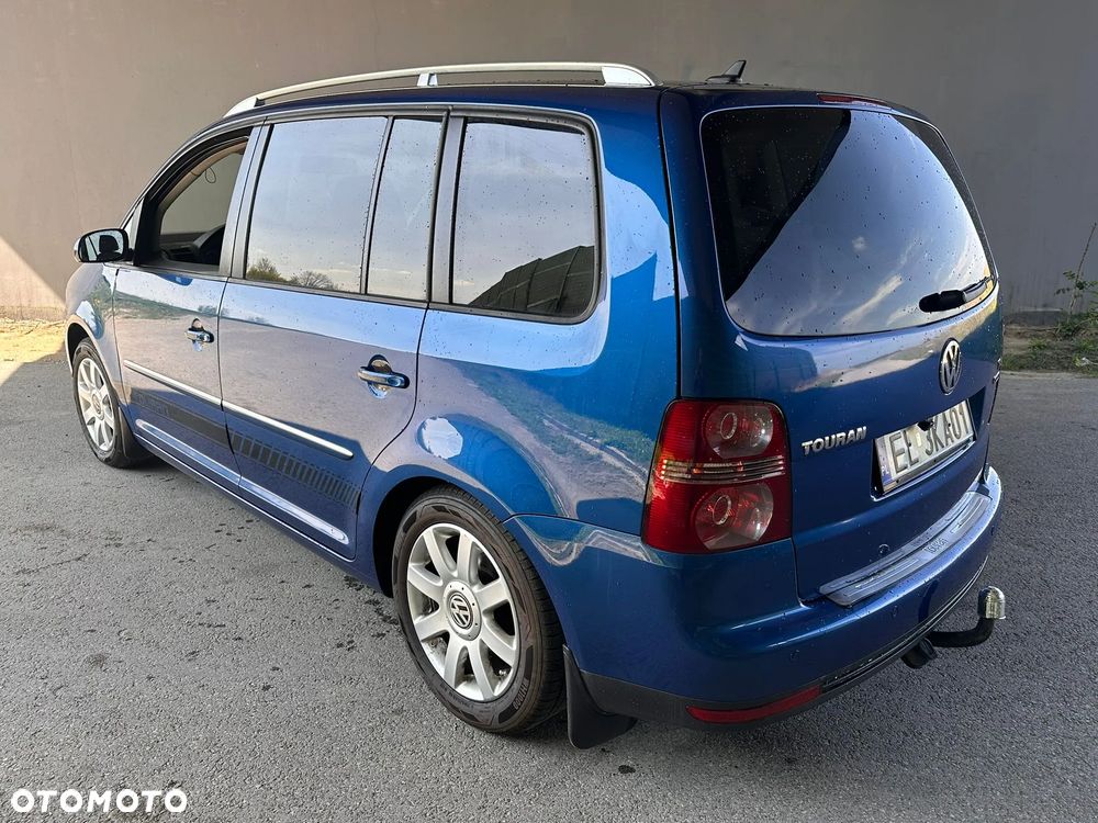 Volkswagen Touran 1.9 TDI Highline DSG - 3