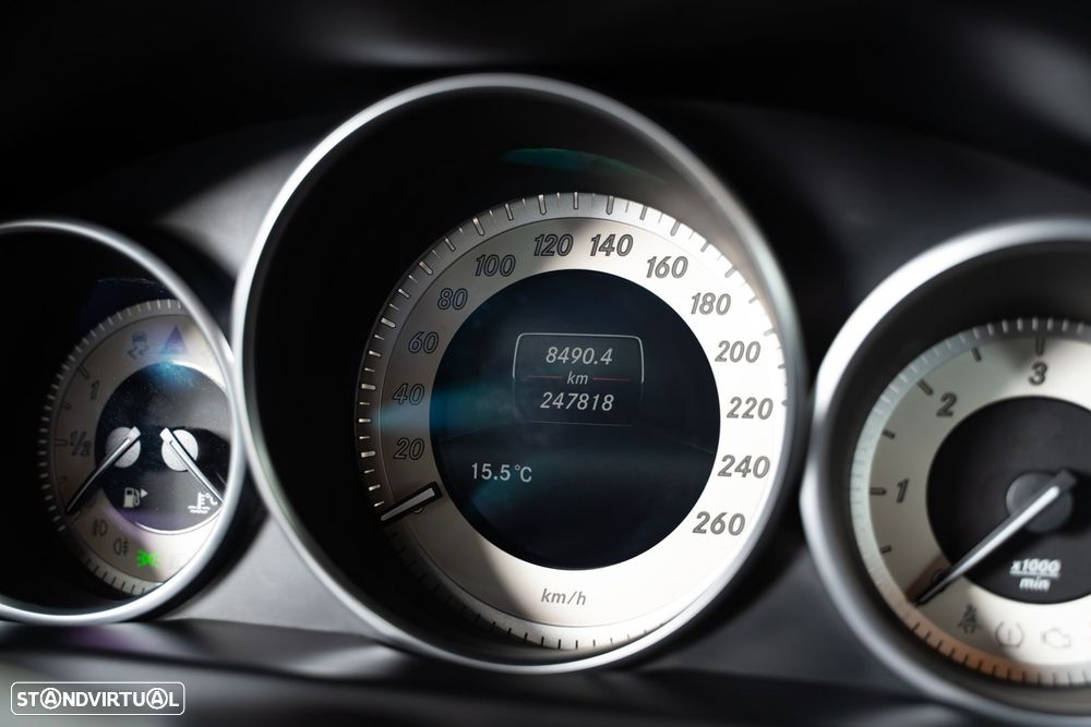 Mercedes-Benz E 250 - 23