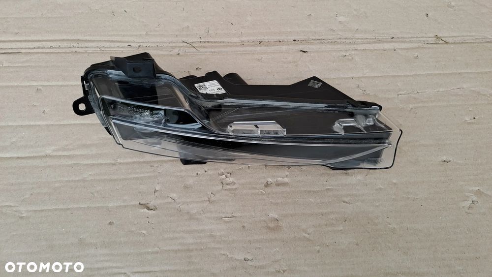 TESLA 3 Y LIFT PRAWY HALOGEN DRL 1507933-00-C - 3