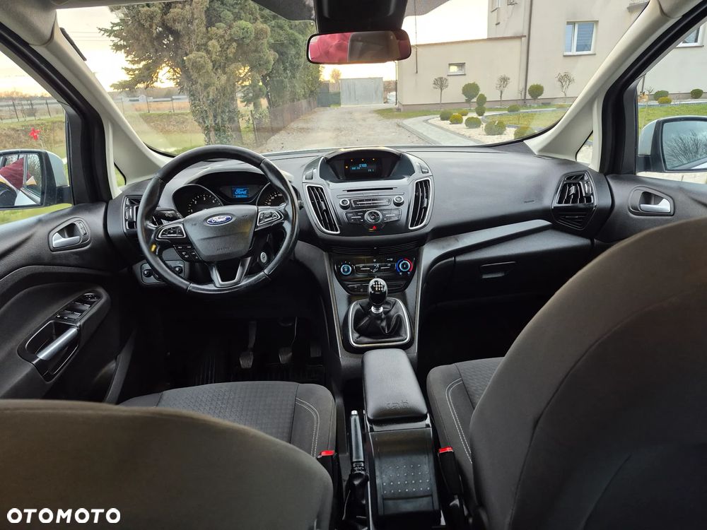 Ford Grand C-MAX - 36
