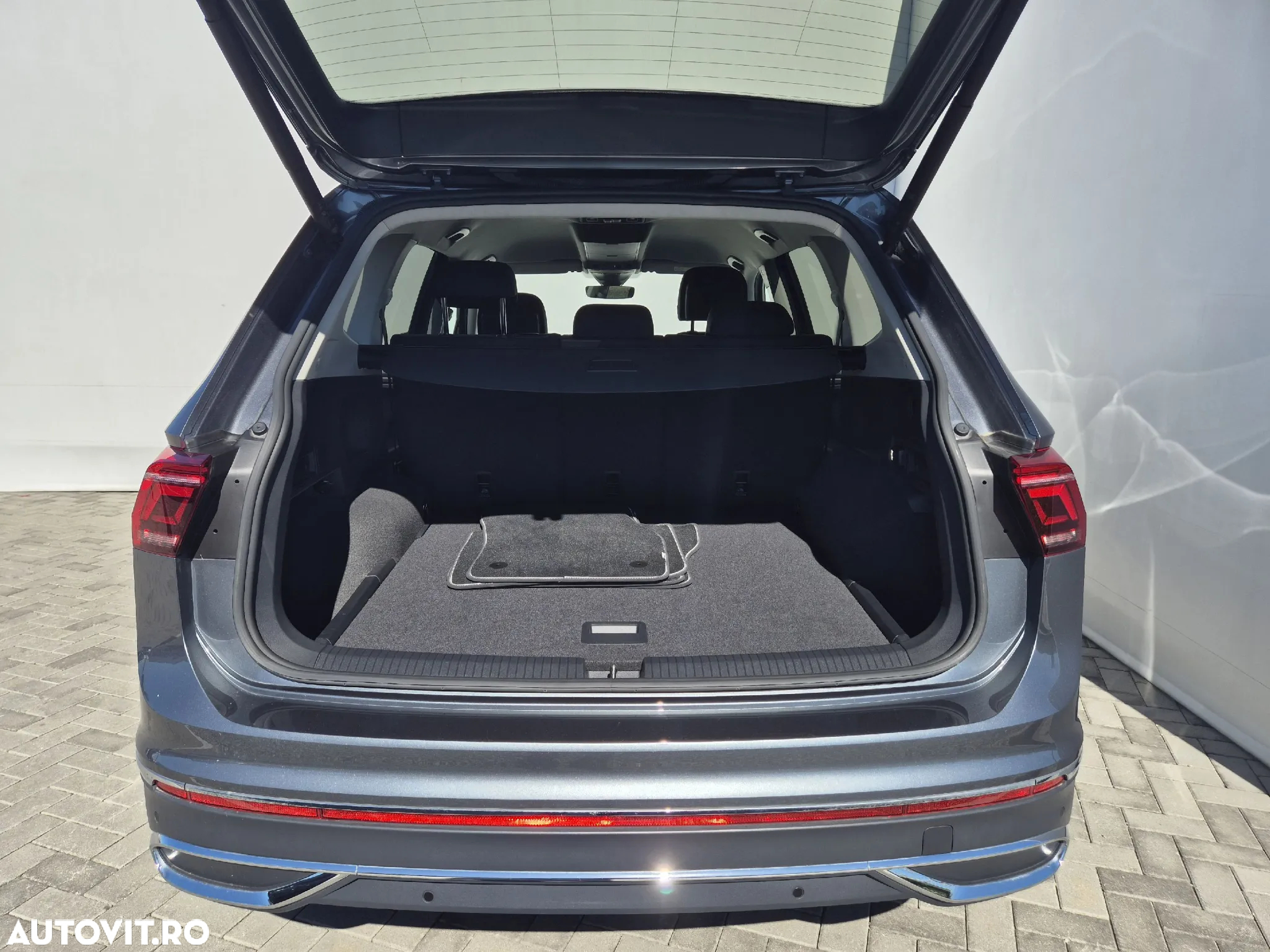 Volkswagen Tiguan Allspace 2.0 TDI 4Mot DSG Elegance - 29