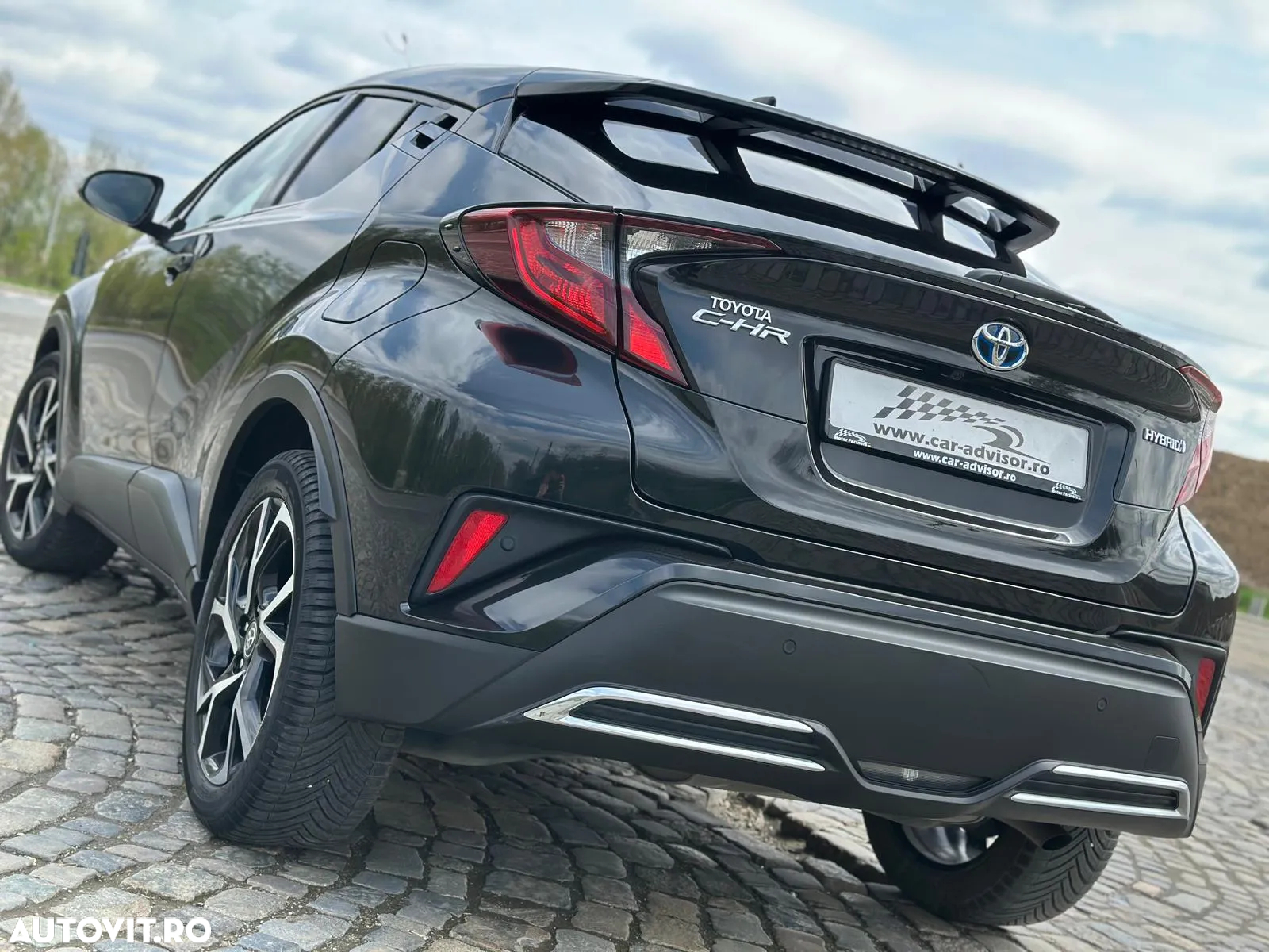 Toyota C-HR 2.0 HSD 184 CP 4x2 CVT Classy Bi-Tone - 9