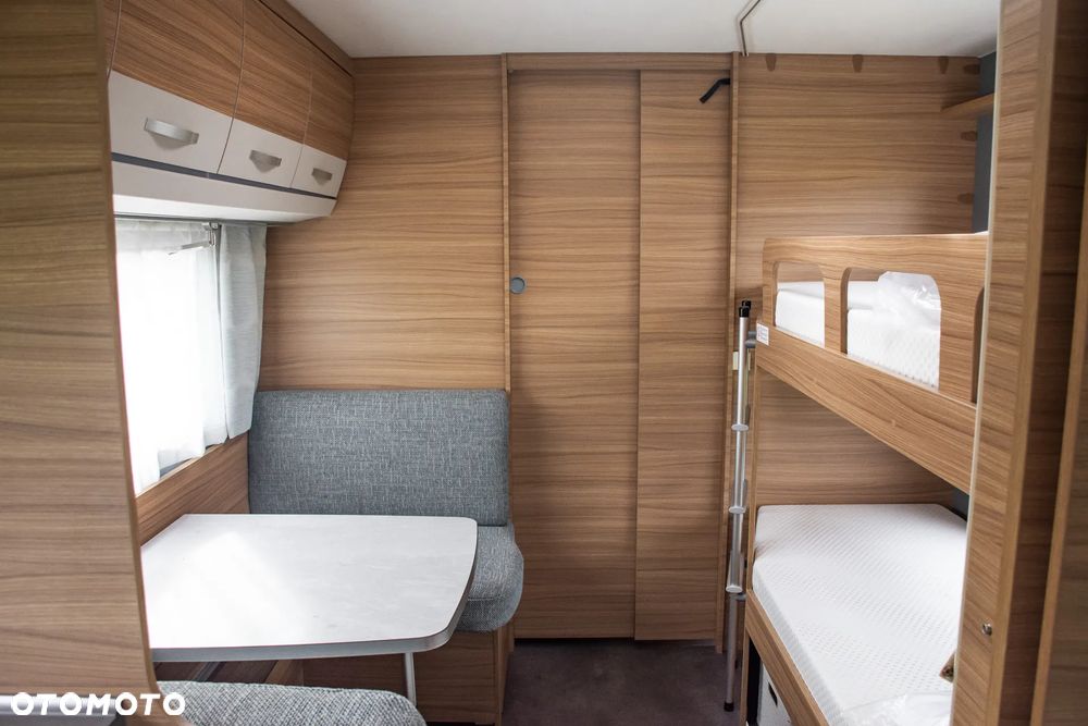 Dethleffs 730FKR Camper - 4