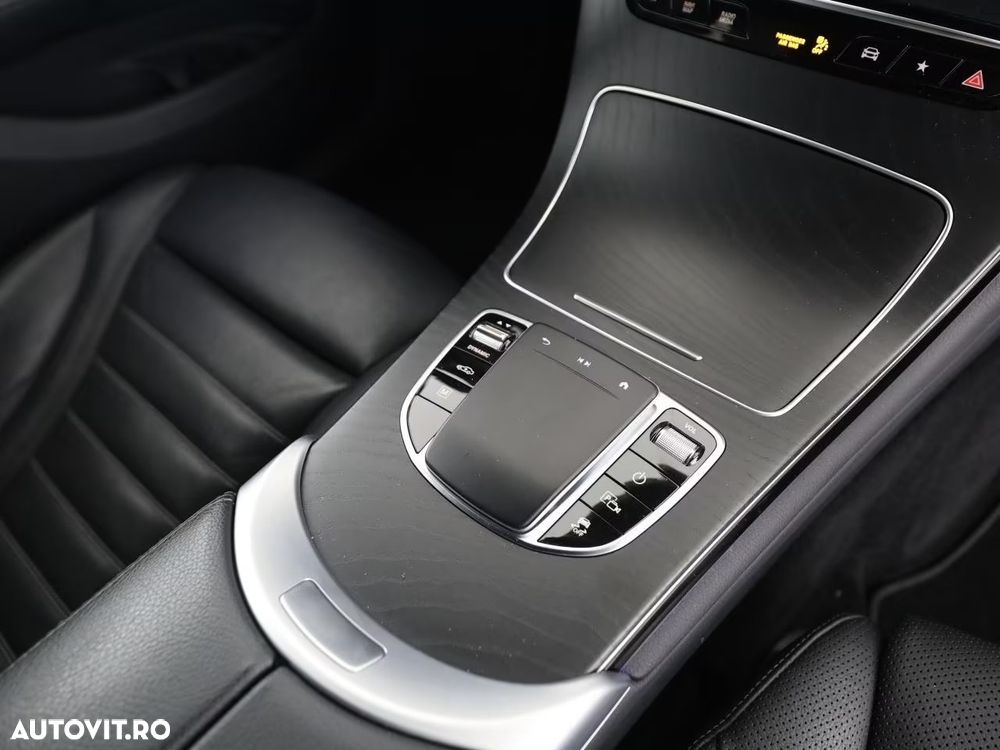 Mercedes-Benz GLC 300 e 4Matic 9G-TRONIC AMG Line - 17
