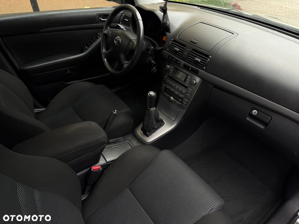 Toyota Avensis 1.8 VVT-i Sol - 16
