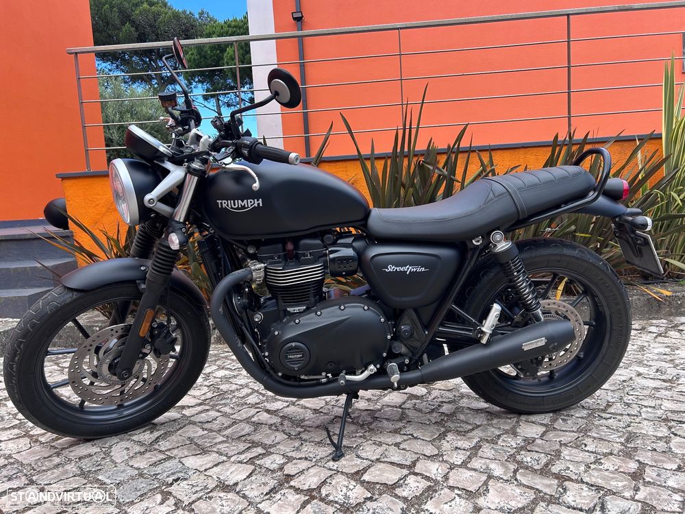 Triumph Street Twin - 1