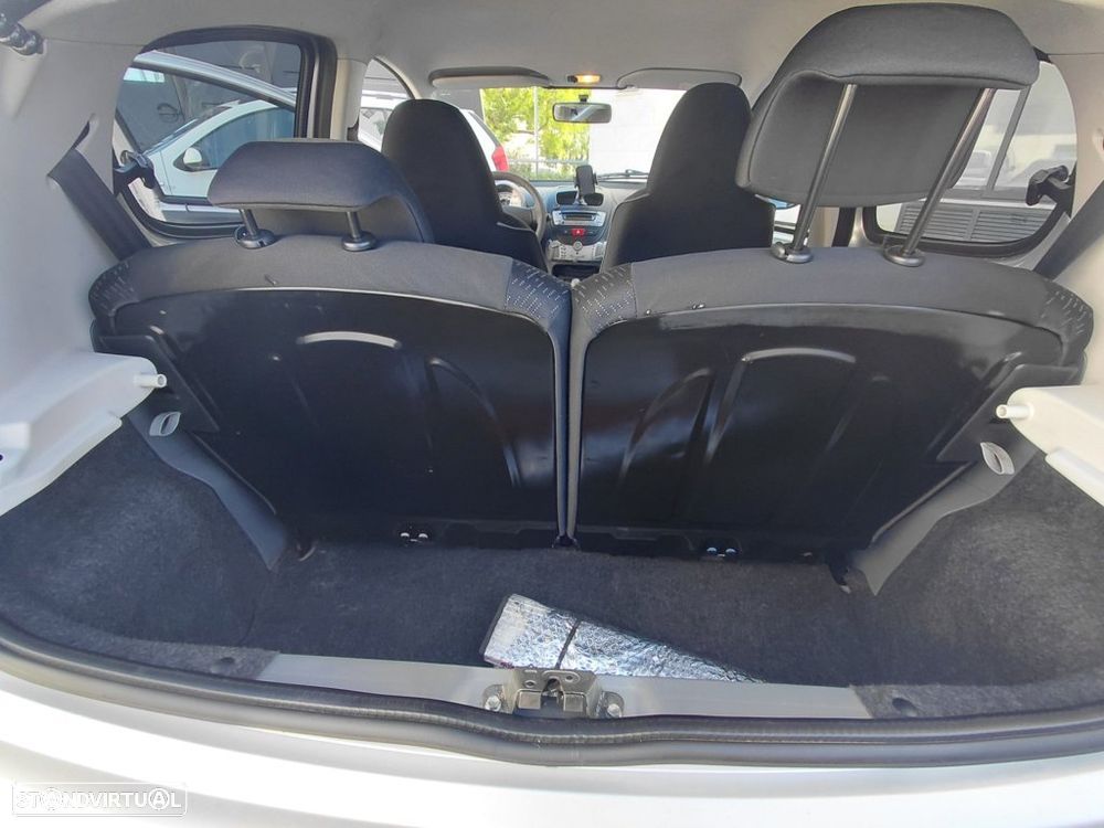 Peugeot 107 1.0 Black&Silver - 44