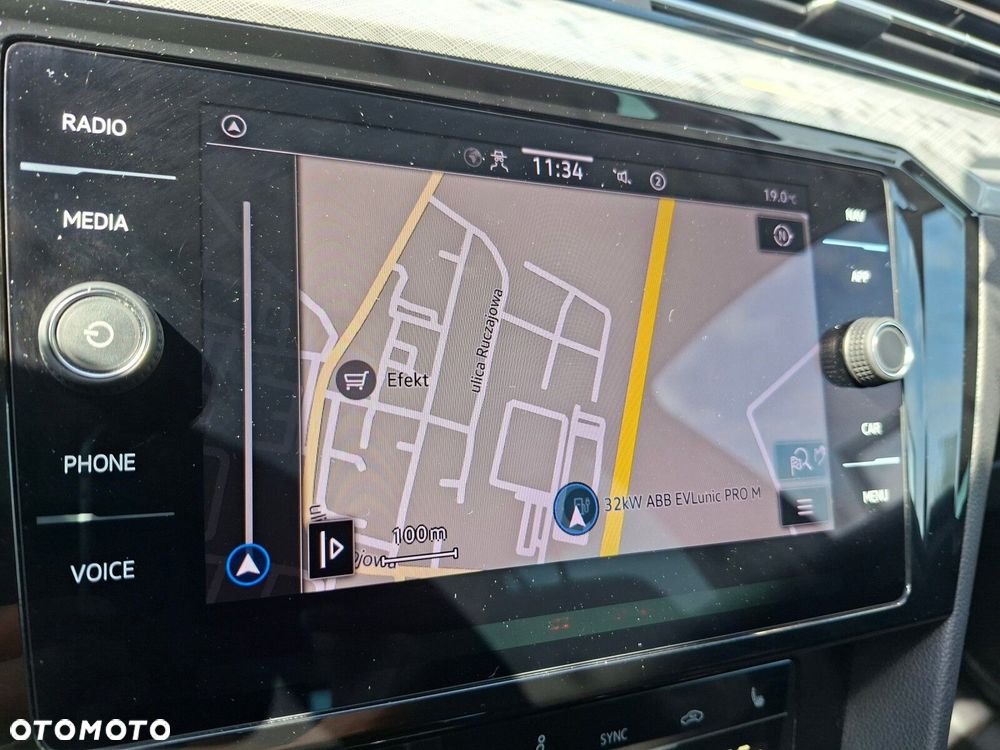 Volkswagen Passat - 22