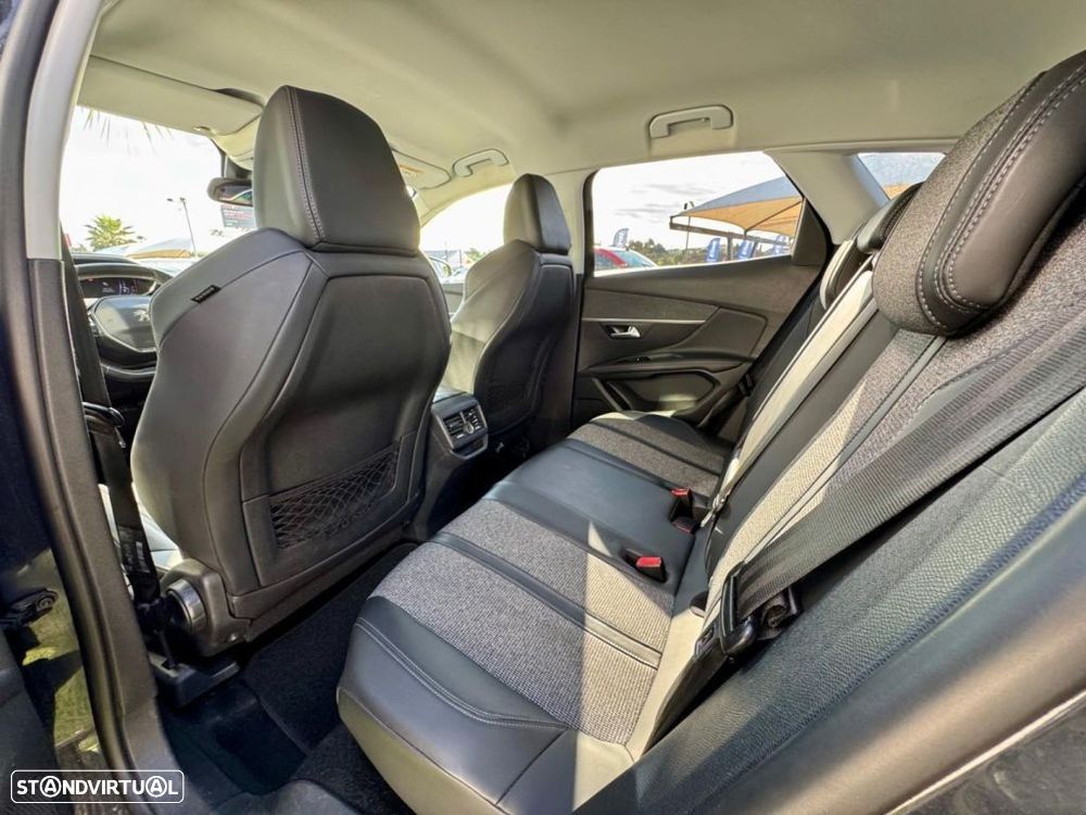 Peugeot 3008 1.2 PureTech Allure EAT6 - 16