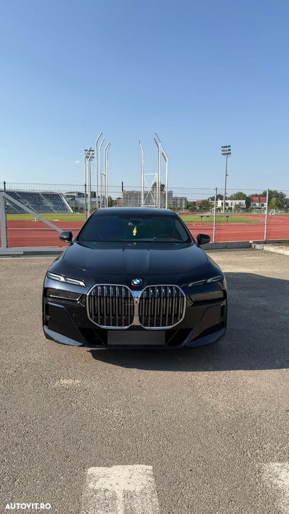BMW Seria 7 740i - 1