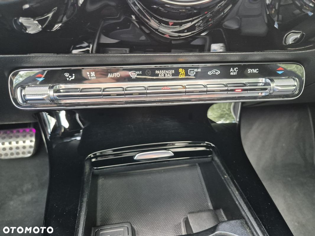 Mercedes-Benz CLA 250 4-Matic 7G-DCT - 25