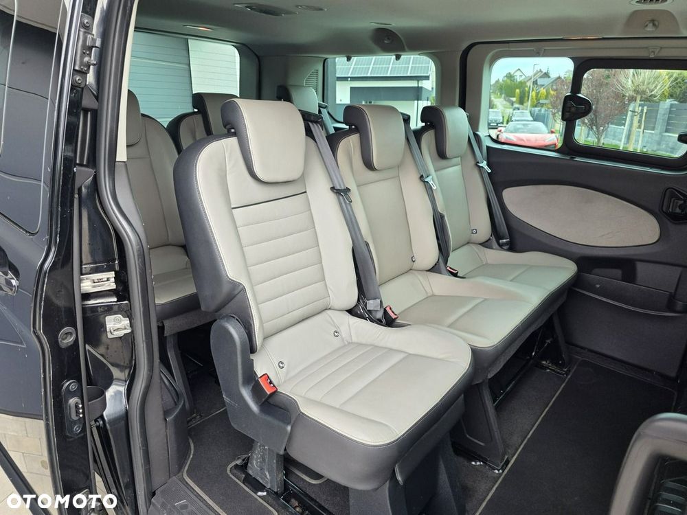 Ford Tourneo Custom - 9