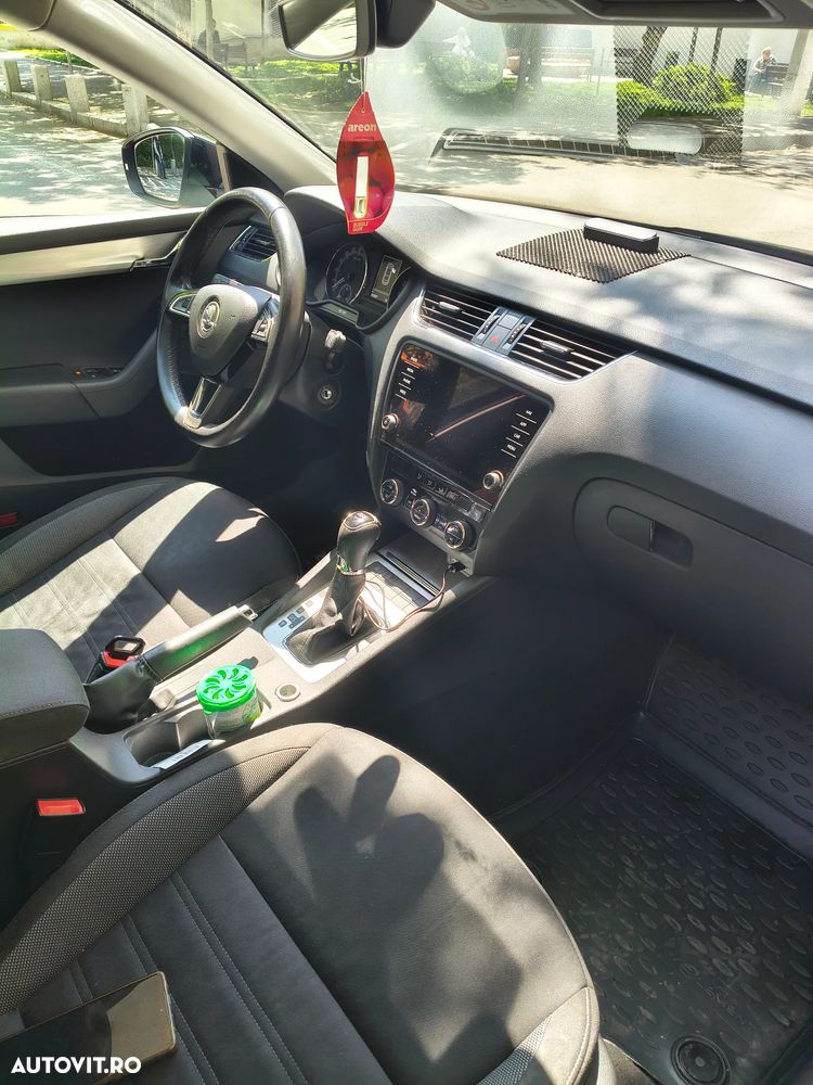 Skoda Octavia 1.6 TDI DSG Style - 6