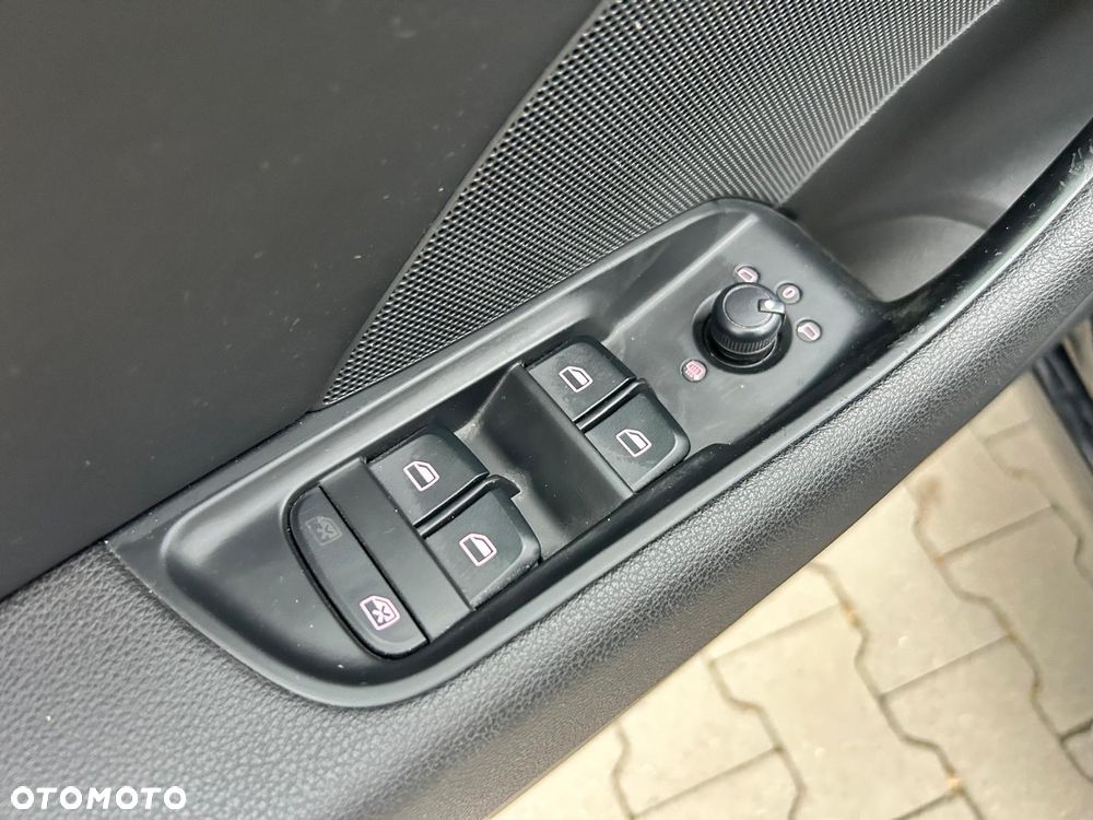 Audi A3 Sportback 1.4 TFSI cylinder on demand S tronic Ambiente - 32
