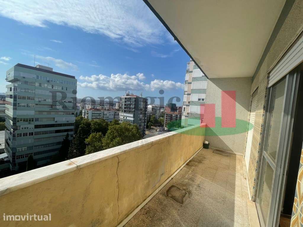 Apartamento T3 com Estacionamento em S. Domingos de Benfica - Grande imagem: 5/32