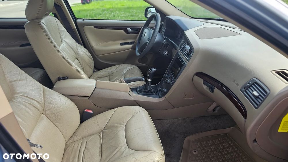 Volvo S60 2.4 Comfort - 10