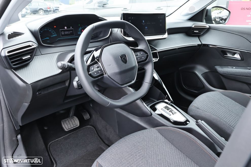 Peugeot 208 - 14