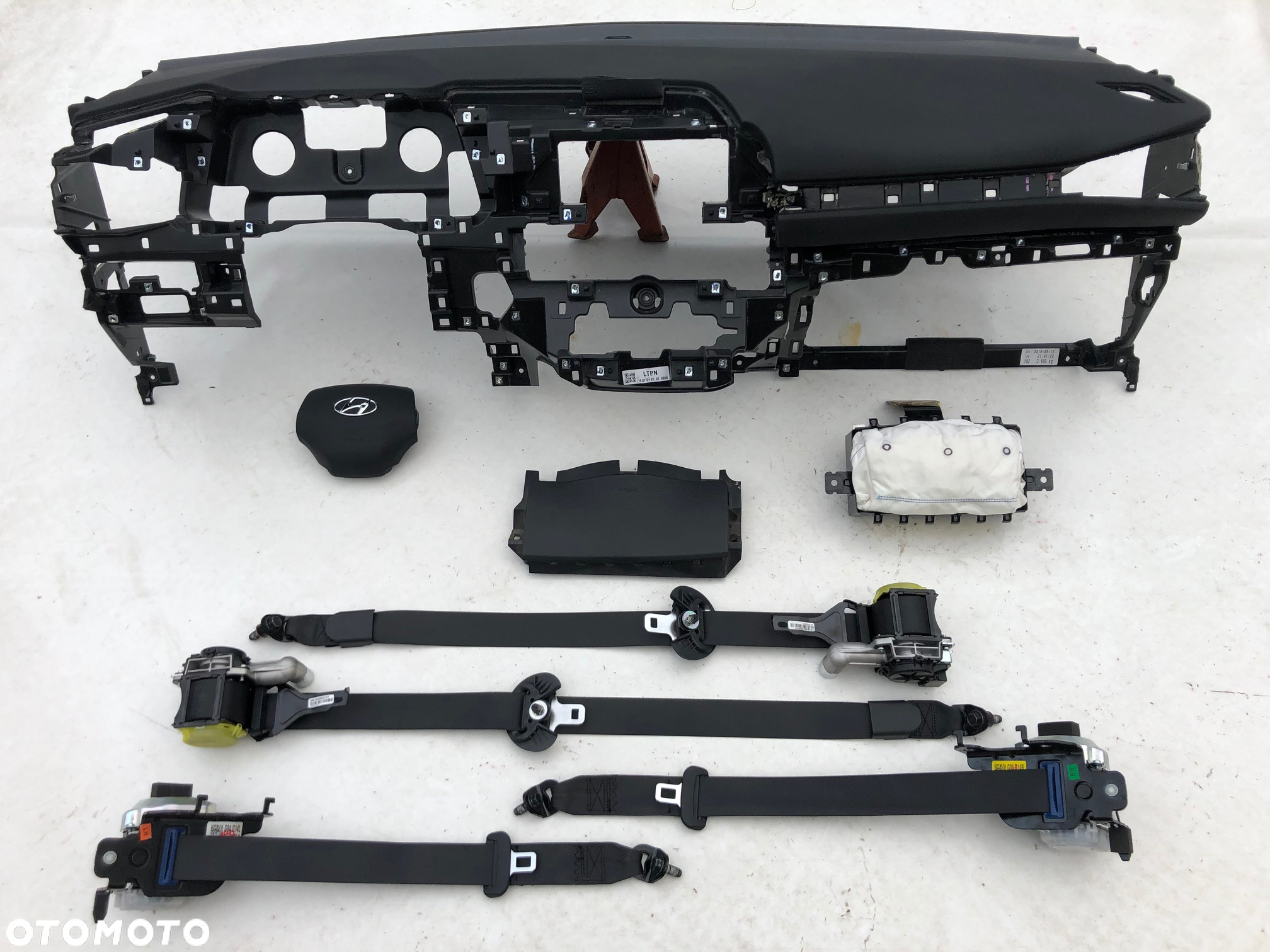 HYUNDAI I10 I20 I30 I40 KONA IONIQ BAYON ELANTRA TUCSON SANTA FE DESKA KONSOLA KOKPIT PULPIT PÓŁKA PARAPET DASHBOARD AIRBAG PASY PAS KURTYNY KURTYNA FOTELA PODUSZKA FOTELOWA - 6