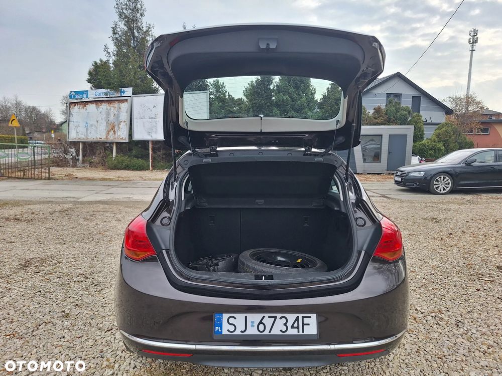 Opel Astra 1.6 Enjoy - 12