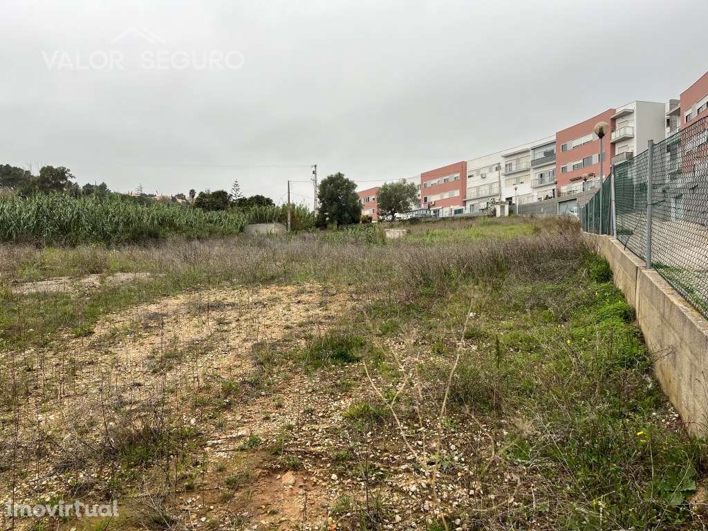 Terreno urbano para construção de 2 prédios em Arcena - Grande imagem: 3/12