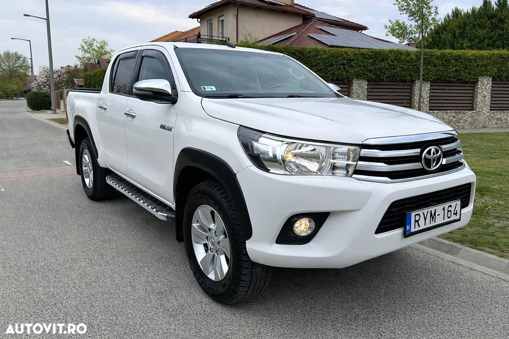 Toyota Hilux 4x4 Double Cab M/T Invincible - 8