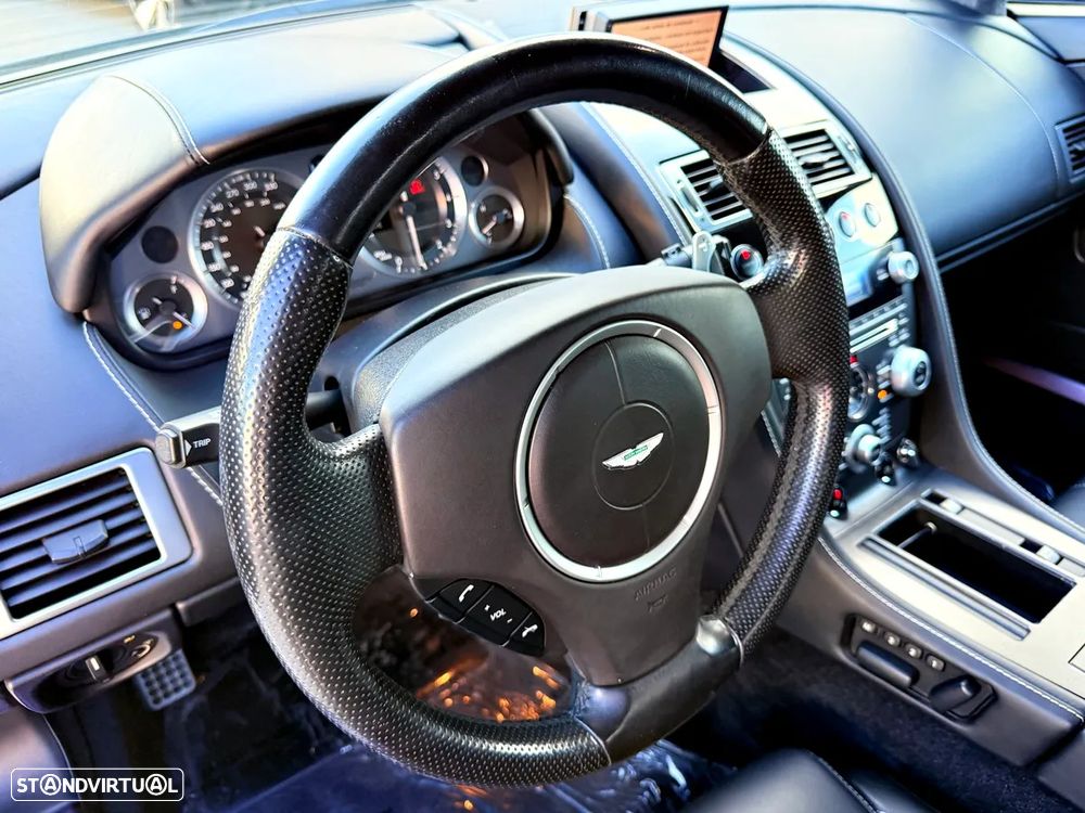 Aston Martin Vantage Coupe V8 Sportshift - 11
