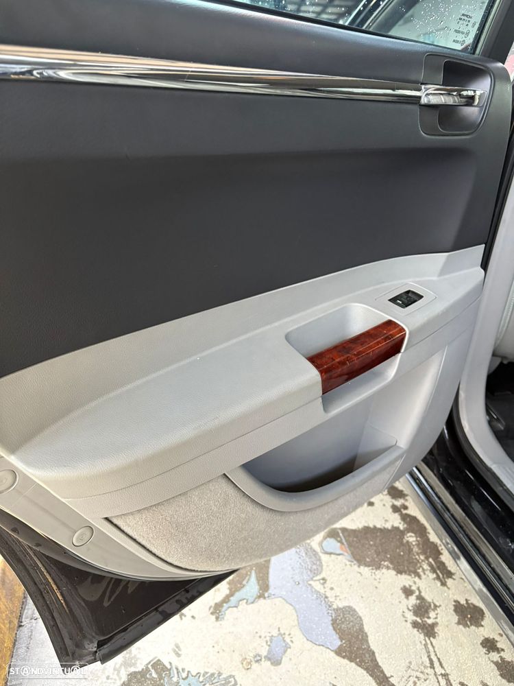 Chrysler 300 C Touring 3.0 CRD - 6