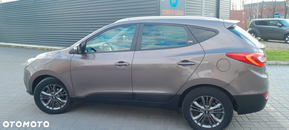 Hyundai ix35 1.7 CRDi 2WD blue Finale Gold - 16