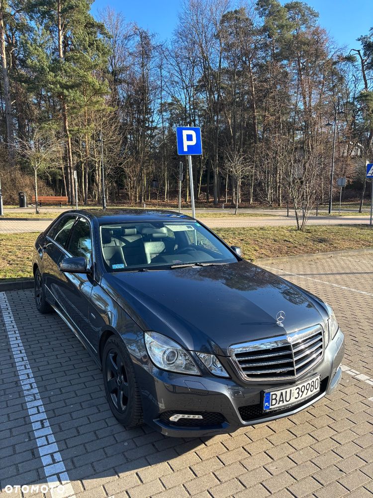 Mercedes-Benz Klasa E 200 CGI BlueEffICIENCY Avantgarde - 1