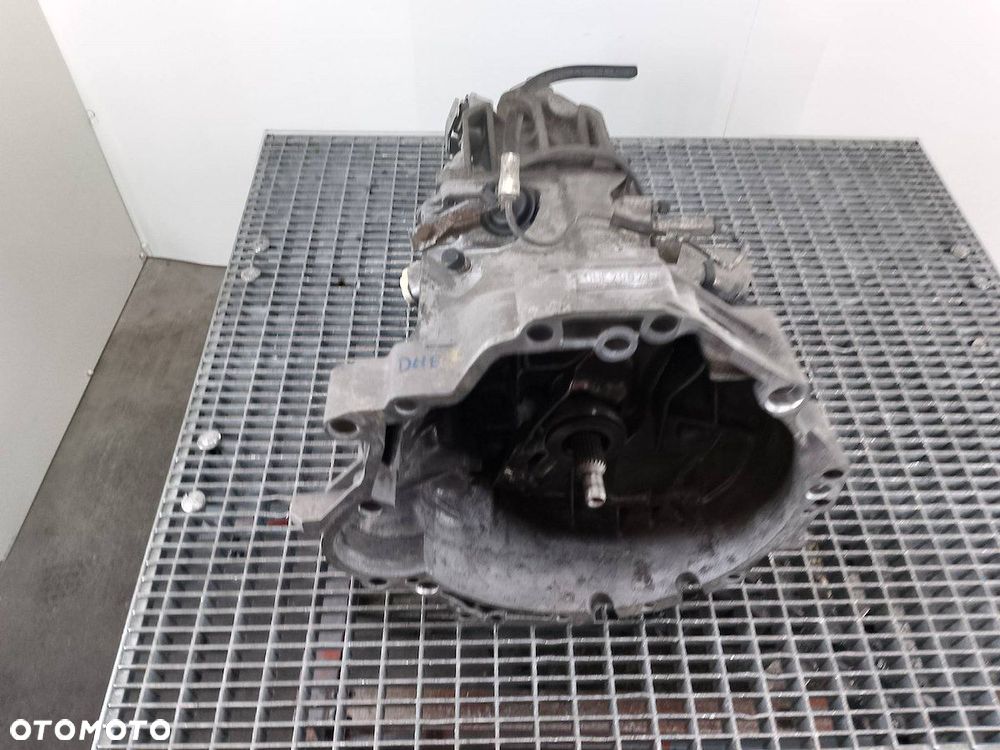 SKRZYNIA BIEGÓW MANUALNA AUDI A4 B5 DHE 1.6 8V - 4