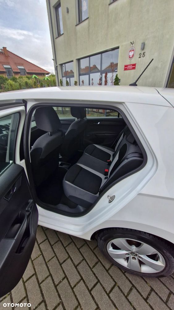 Skoda Fabia 1.0 Ambition - 10
