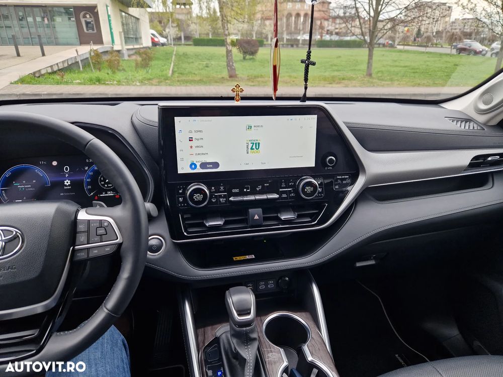 Toyota Highlander 2.5 L Dynamic Force 248CP Luxury Pearly - 18