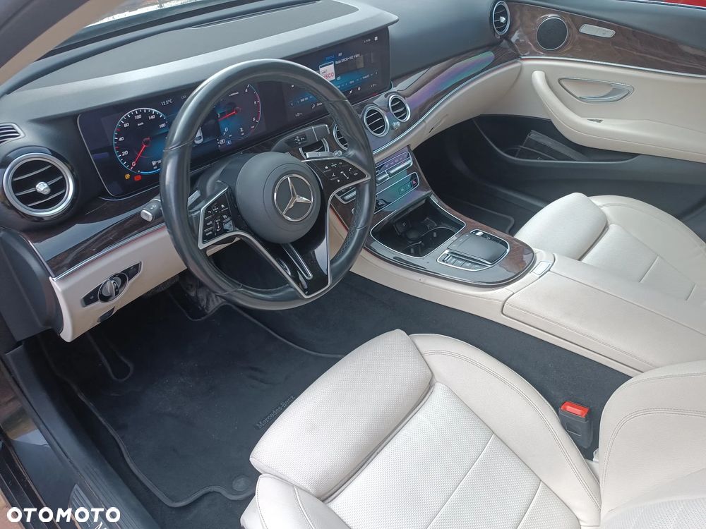 Mercedes-Benz Klasa E - 27