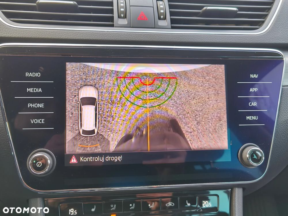 Skoda Superb 2.0 TDI DSG Ambition - 30