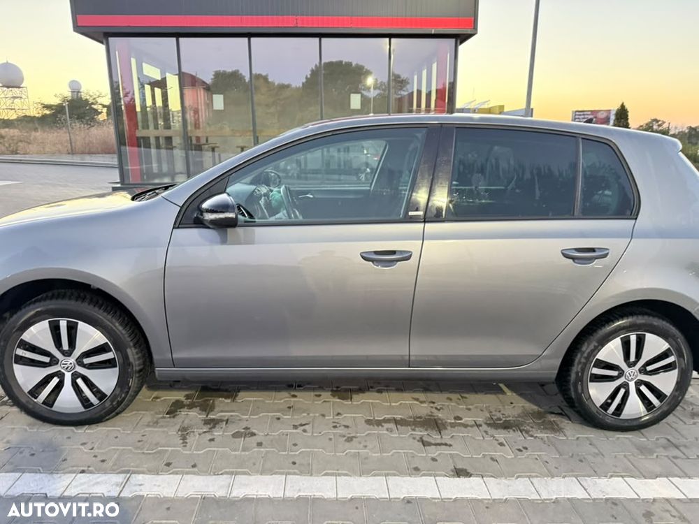 Volkswagen Golf - 10