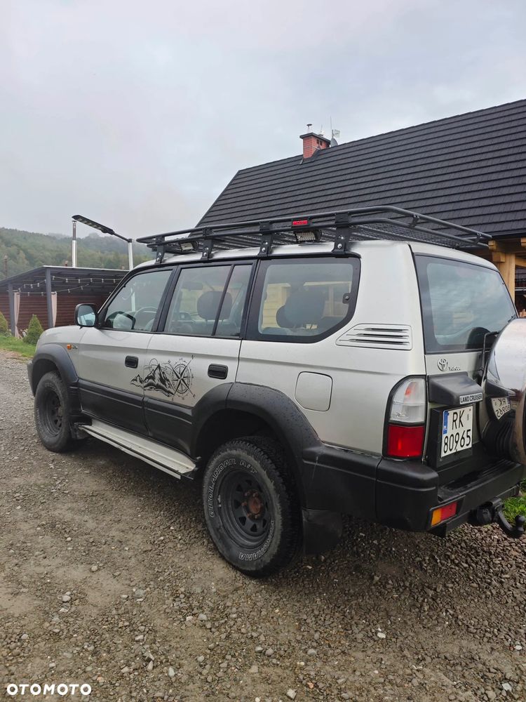 Toyota Land Cruiser - 3
