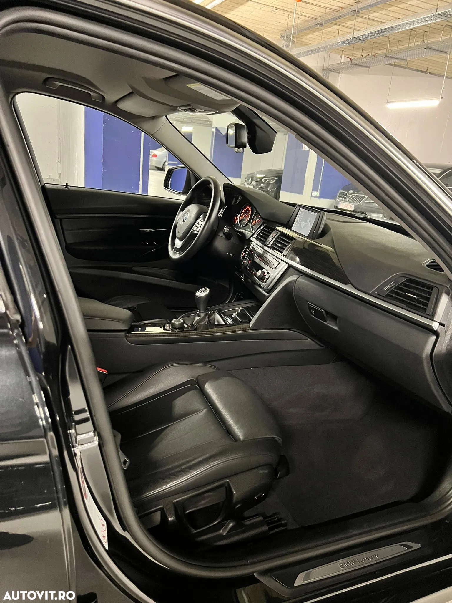 BMW Seria 3 328i Luxury Line - 13