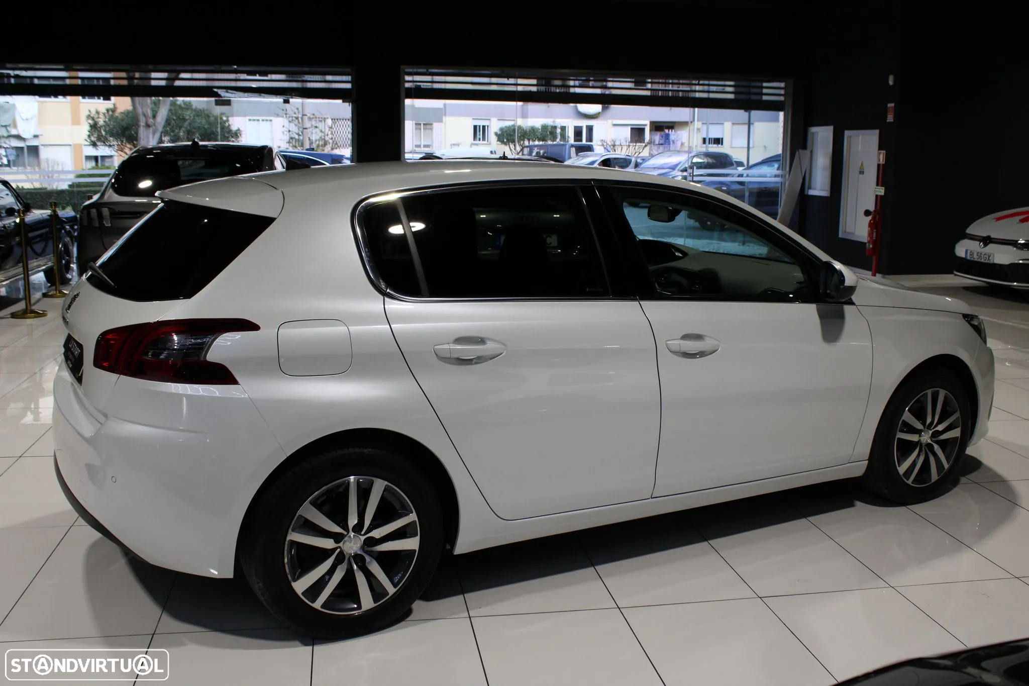 Peugeot 308 1.2 PureTech Allure EAT8 - 5