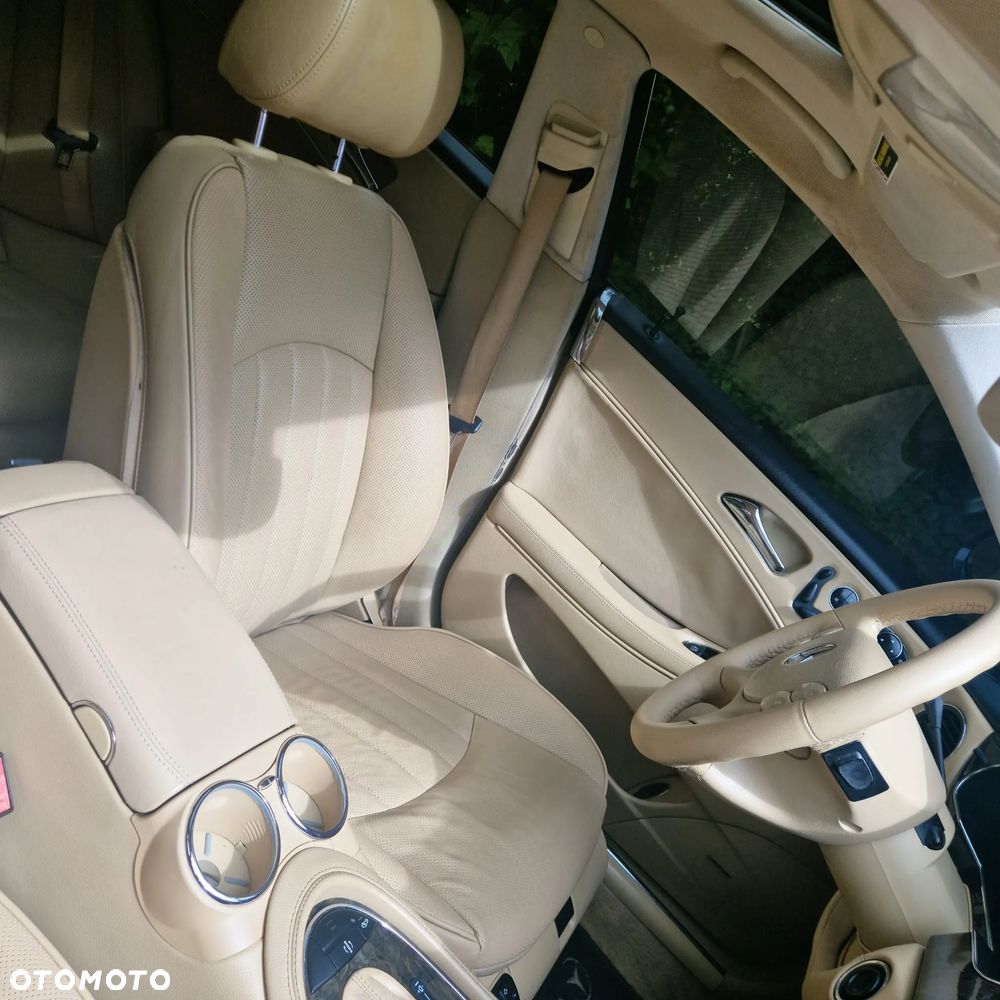 Mercedes-Benz CLS 500 - 17
