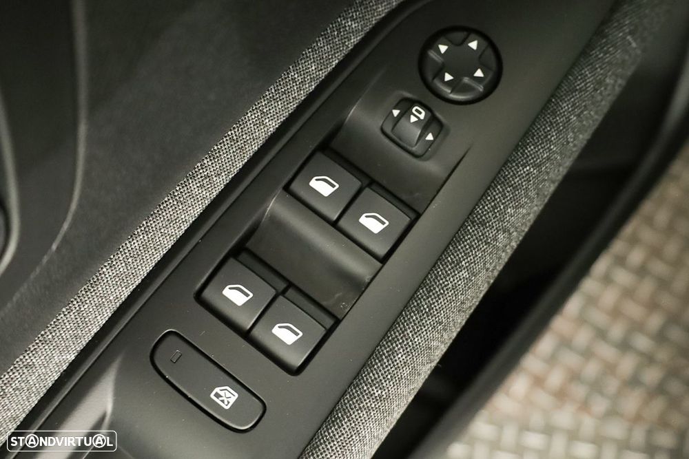 Peugeot 3008 1.6 Hybrid Allure e-EAT8 - 21